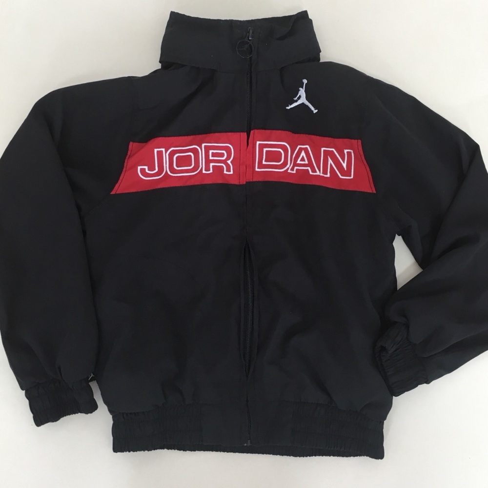 Boys Jordan windbreaker. Size 6. EUC.